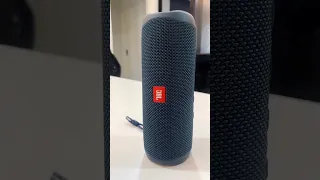 JBL Flip 5 Review & Sound Test!