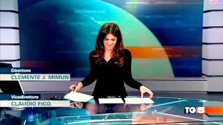Presentadora TV Italiana Costanza Calabrese  accidentalmente muestra su ropa interior
