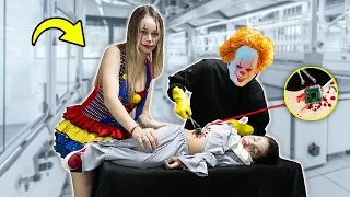 EL PAYASO de ALEJO IGOA Y MI NOVIA LE INSERTAN UN CHIP a MI HERMANITO PAYASO !!