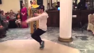 чеченец танцует лезгинку 2015