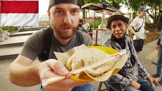 Exploring Bandung 🇮🇩 (and eating strange Lumpia)