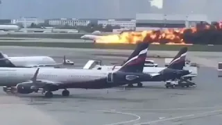 [Notícias] Vídeo mostra fogo quando Superjet-100 aterrissava em aeroporto na Rússia