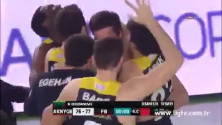 Bogdan Bogdanovic'in son saniyede orta sahadan attığı üçlük (Yeşil Giresun-Fenerbahçe) 04.01.2016