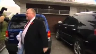 'Crack pipe' Toronto Mayor Rob Ford clashes with reporters