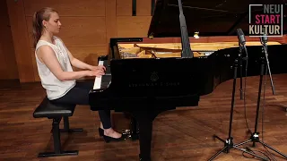 Sonatina in F Major, WoO Anh. 5 No. 2, II. Allegro - Rondo by Ludwig van Beethoven - Magdalena Haubs