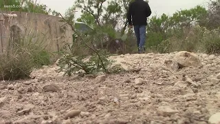 Groups of migrants strolling through south Texas ranches has some residents on edge