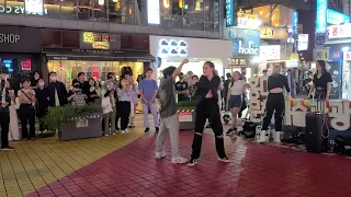 [Kpop Busking in Hongdae] ATEEZ(에이티즈) – ‘Guerrilla’ dance cover by Alina, Hoon 2022년 8월 26일