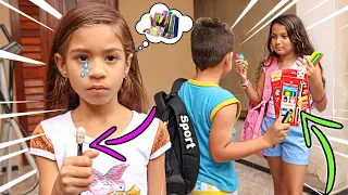 A MENINA QUE NÃO TINHA MATERIAL ESCOLAR! - TURMA DA BAGUNÇA✏️🖊️🖋️📒🎒☹️😓