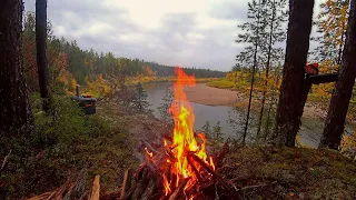 Вот это РЫЫЫБАА!!! Такую ещё не ловили!!! Бешеный клёв в дождливую погоду! Быт рыбаков в тайге. 1ч.