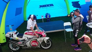 Kevin Schwantz warming up the RG500