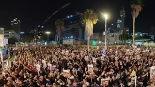 18.5.24 ככר החטופים. עדן גולן ביצוע בכורה ל"גשם אוקטובר" צילום 360