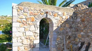 Bower. Arch of cut stone, master class.