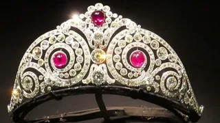 Nana visited the Jewellery exhibit at Victoria and Albert - slow vers tiaras diamonds jewelry crowns