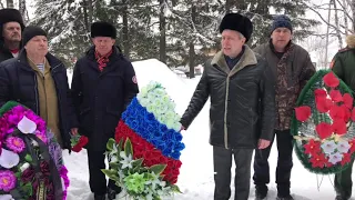 Возложение венков к памятнику воинам-интернационалистам.
