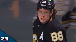 Pavel Zacha Finds David Pastrnak With Beautiful No-Look Feed vs. Maple Leafs