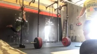 EMOM: 3 tng hang power cleans 245 , 10 strict hspus