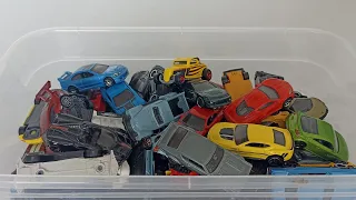 Autos Hotwheels y Matchbox en la caja, parte 4