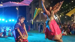 Navratri Garba Dance | Udi Udi Jaye | Odhani | Nagada Sang Dhol
