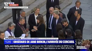 Obsèques de Jane Birkin : Charlotte Gainsbourg et Lou Doillon en larmes...