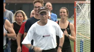 Whitefish Bay man celebrates 4-decade running streak | FOX6 News Milwaukee