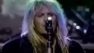 Motley Crue - Don t Go Away Mad  MTV Video Music Awards 1990