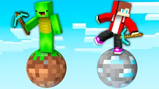 JJ vs. Mikey on SPHERE PLANET Diamond vs Dirt in Minecraft Survival Battle! - Maizen