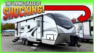 NEW MODEL w/OPEN Living Under 30ft!! 2022 Cougar 25RDS