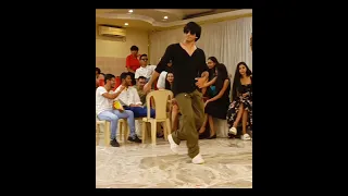 Jhoome Jo Pathaan dance at college Fresher's party | #gufranroomi #bollywoodsongs #srk |