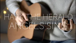 Hark the Herald Angels Sing - Christmas Fingerstyle Guitar Instrumental Cover with Lyrics