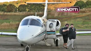 Dupla Sertaneja Cesar Menotti e Fabiano Chegando no Aeroporto de Cachoeiro ES