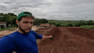 Terminamos o novo silo e choveu (roçavlog)