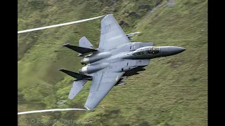 Awesome F15 passes through The Mach Loop