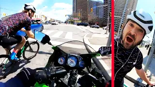 Motorcycle vs Cyclist Road Rage r/PublicFreakout