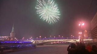 Happy New Year! Russia Fireworks Display Celebrates Arrival of 2015