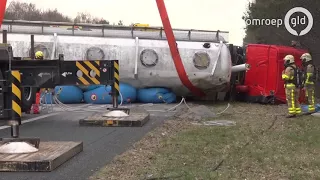 Vrachtwagen blokkeert groot deel van de dag A1 na ongeluk