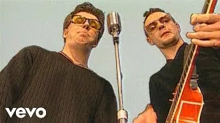 Roy & Ádám - A Csapból Is Én Folyok