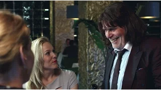 Toni Erdmann new clip from Cannes: Winfried surprises Ines at Toni, offering champagne