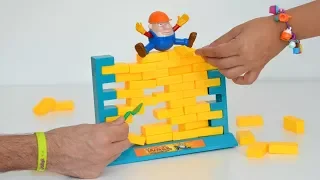 TotoyKids jugando a No Dejes Caer el Muro Niños contra Niñas!!! Quién Crees que Ganará???