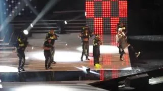 [FanCam] 08.25.13 G-Dragon 'Niliria' with Missy Elliot @ M Countdown KCON 2013