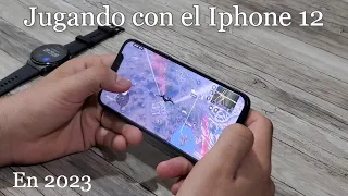 Jugando con Iphone 12 en 2023 | Call of duty, free fire y más