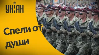 Военные во время репетиции парада в Киеве спели известную песенку о Путине