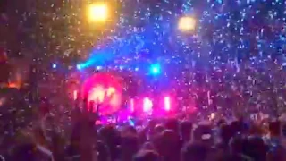 Yeah Yeah Yeahs - Heads Will Roll LIVE in Chicago 5/29/18