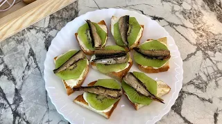 Бутерброды со шпротами и киви 🥝