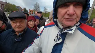 9 мая в Яхроме жители вышли на защиту Обелиска погибшим Советским воинам в ВОВ