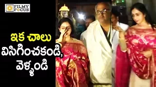Sridevi Irritated by Media at Tirumala || SriDevi Visits Tirumala with Husband Boney Kapoor