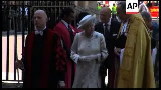 UK - Little girl snubs kiss from William as he and Kate visit Scotland / UK prince and PM visit desi