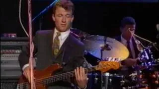Lyle Lovett and his Large Band - She's hot to go