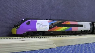 10 coach Rainbow Avanti West coast Progress by Hornby.