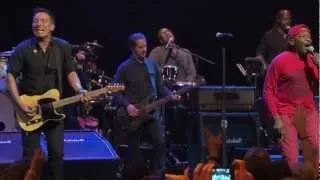 Bruce Springsteen & The E Street Band with Jimmy Cliff - The Harder They Come (Pro-Shot)