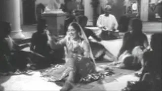 Sakiya Aaj Mujhe Neend - Sahib Bibi Aur Ghulam